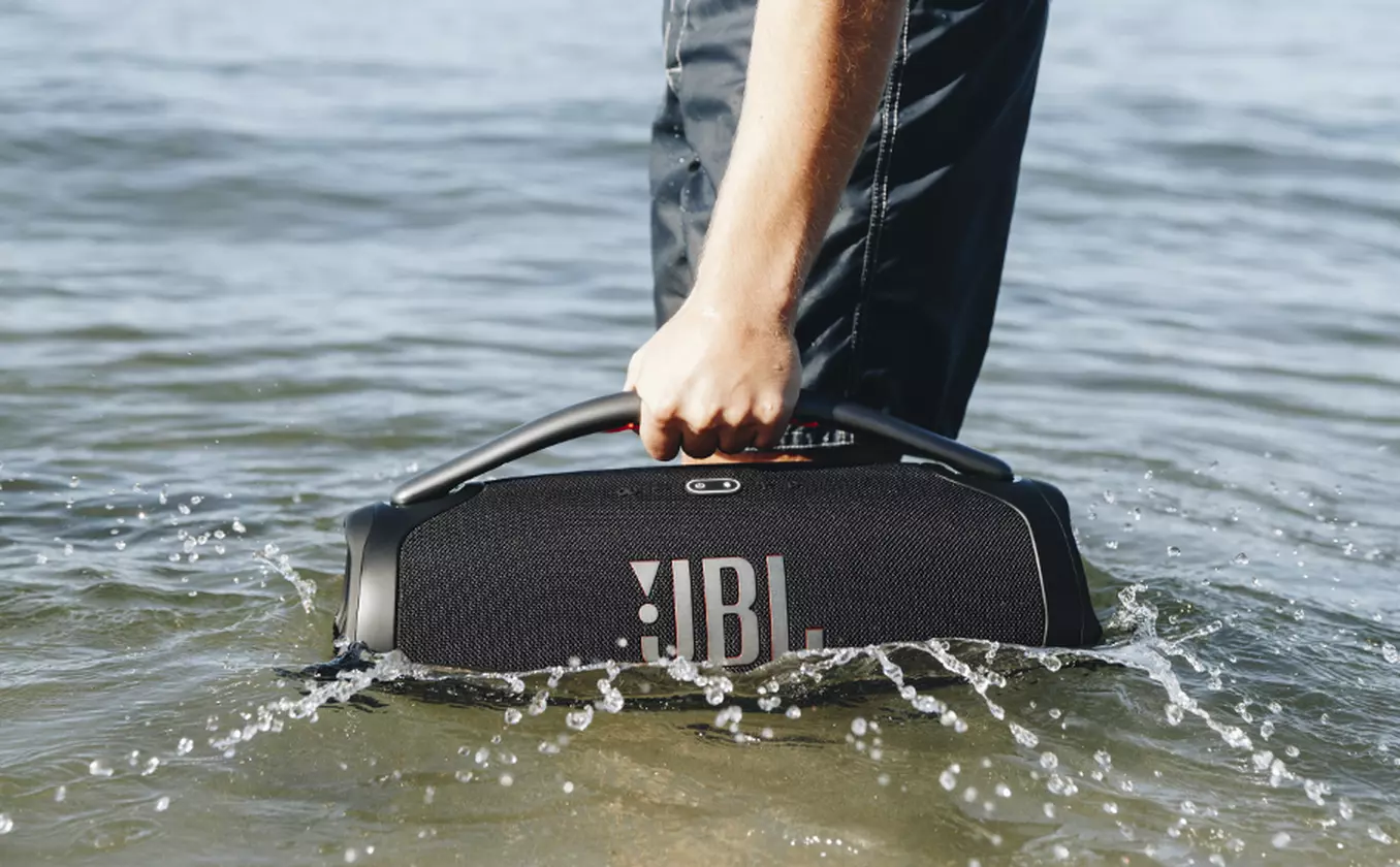 JBL Boombox 3 Black | Покупайте в фирменном интернет магазине JBL by Harman